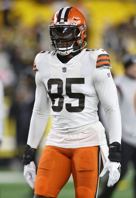 Browns TE David Njoku Listed As Questionable After Sustaining Burn Injuries