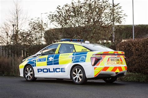 Metropolitan Police buys fleet of hydrogen-powered patrol cars ...