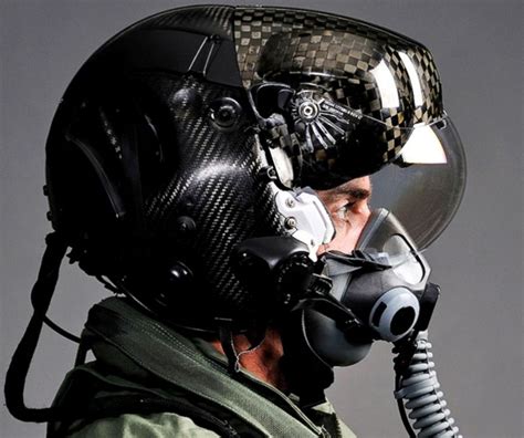 The F-35 Lightning II pilot helmet can "see" through the plane. Cameras ...