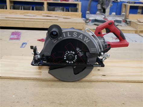 Skilsaw 10-1/4" Cordless Circular Saw - Tools in Action