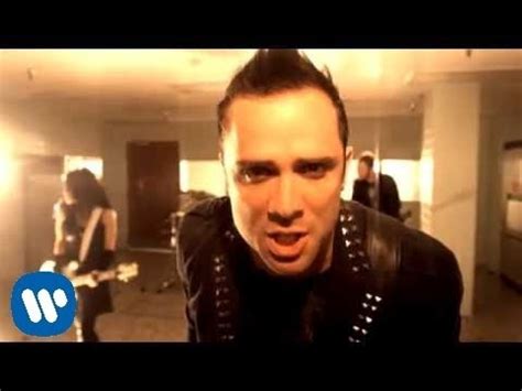 Skillet - Monster - tekst i tłumaczenie piosenki na Tekstowo.pl