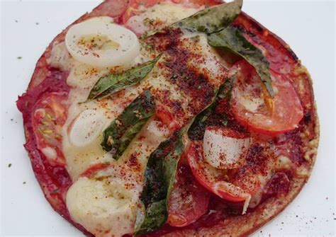 Salami Pizza Recipe by LeeGoh - Cookpad