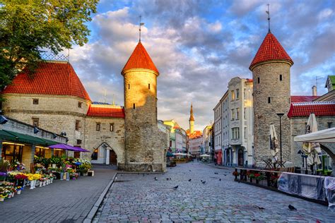 Tallinn Old Town Walking Tour | Medieval town - Nordic Experience