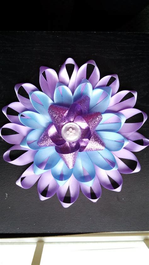 Alli Crafts: Craft Tutorial: Large Ribbon Flower