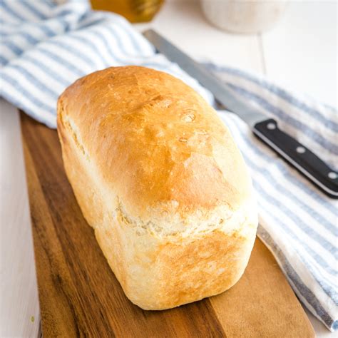 Easy White Sandwich Bread {Old Fashioned Recipe} - The Busy Baker