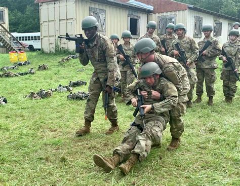 Combat simulation part of 'physically demanding' Army program that sent ...