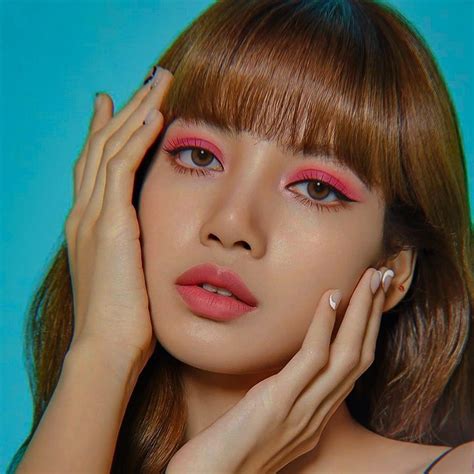 10+ Times BLACKPINK's Lisa Stunned Us With The Coolest Eye Makeup ...