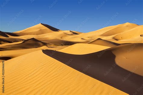 Sand dunes in the Arabian desert Stock Photo | Adobe Stock