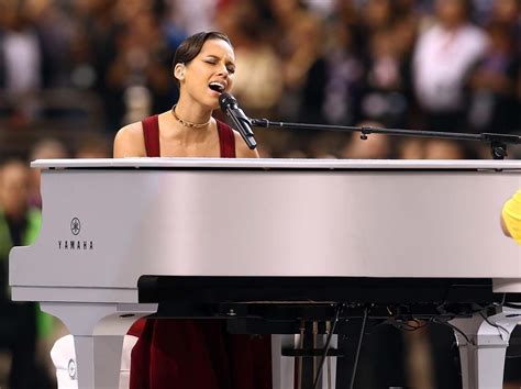 Alicia Keys | Biography, Songs, Fallin’, No One, & Facts | Britannica