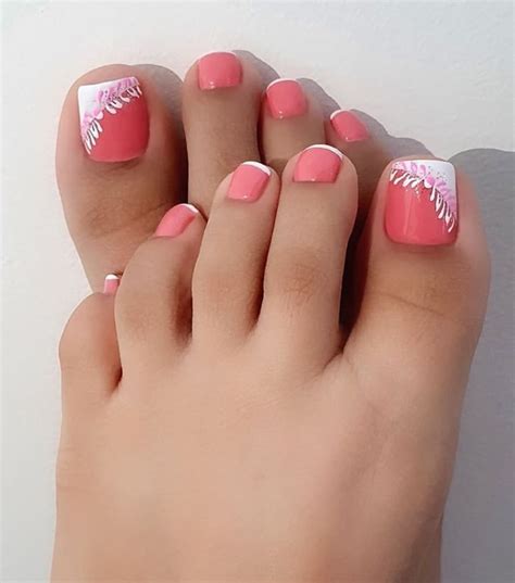 11 Of The Prettiest Summer Toe Nails - The Glossychic