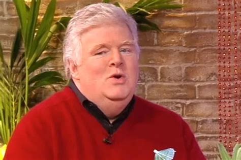 Kenny Ireland dead: Benidorm actor passes away aged 68 after battle ...