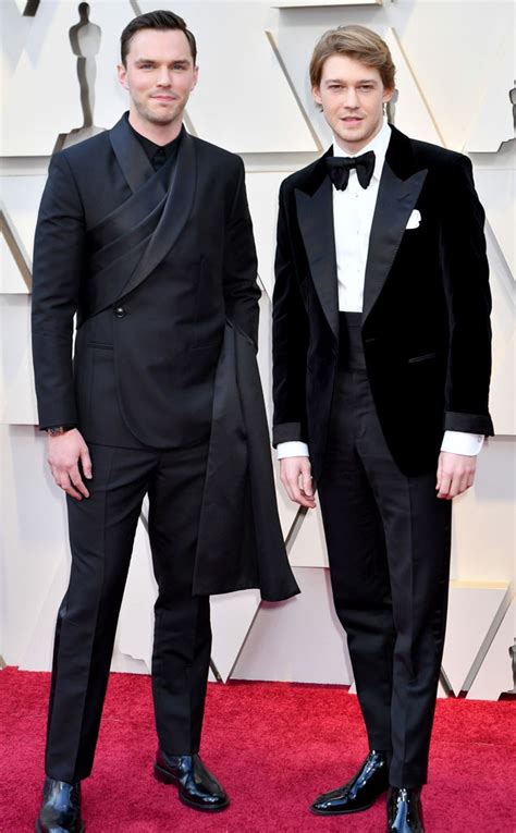 Joe Alwyn, Nicholas Hoult Dish on The Favourite at 2019 Oscars - E! Online