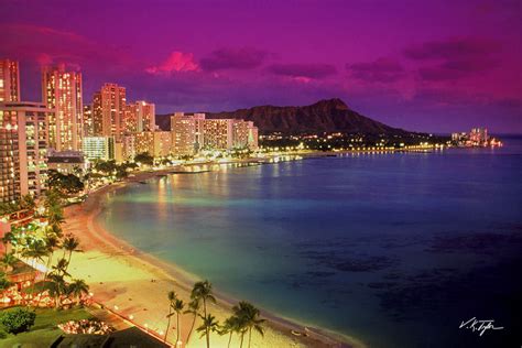 Waikiki Night Life