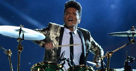 Bruno Mars' Super Bowl Performance: 7 Times He Proved He Is The Coolest ...