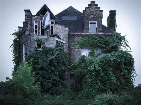 The 13 scariest real-life haunted houses in America - Business Insider