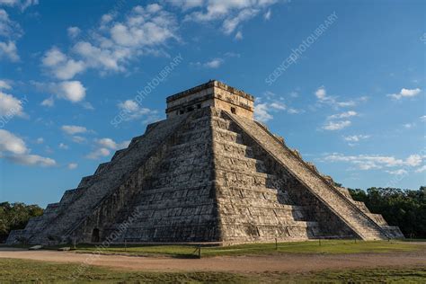 Temple of Kukulkan, Chichen Itza, Mexico - Stock Image - C049/4780 ...