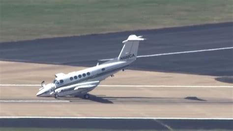 VIDEO: Landing gear malfunction causes plane to have rough landing