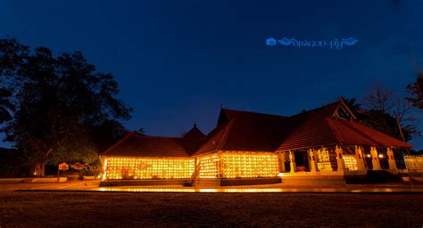 Chuttu-Vilakku at Thrikkakara Vamanamoorthy Temple by Manu Ignatius / 500px