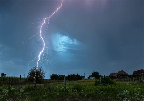 Dry lightning can spark wildfires even under wetter conditions, study finds