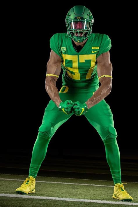 Oregon Ducks unveil new 2018 football uniforms (PHOTOS) - oregonlive.com