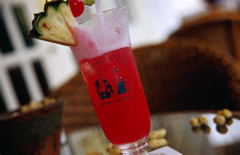 Finding the Perfect Singapore Sling Recipe for You