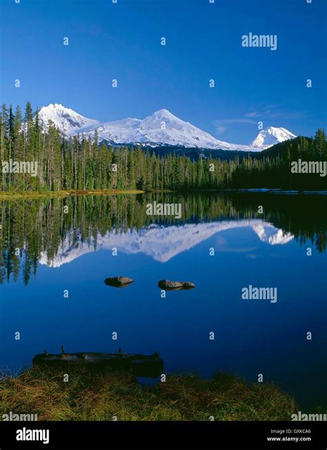 USA, Oregon, Willamette National Forest, Autumn snow on the Three ...