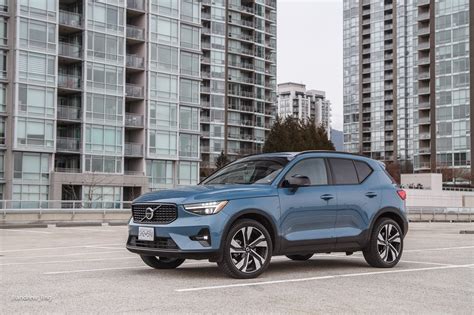 2023 Volvo XC40 B5 mild-hybrid — TechDriven