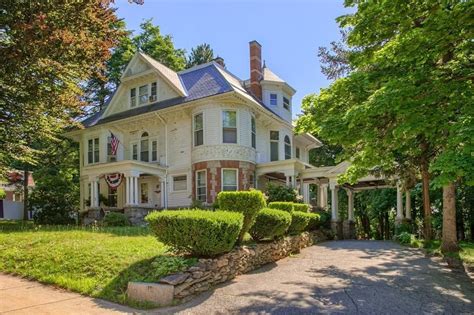 25 Grove Ave, Leominster, MA 01453 | MLS #72352514 | Zillow | Victorian ...