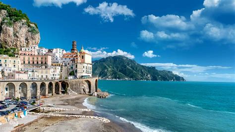 Italie Amalfi / Italy, Amalfi Coast: Alluring cliff-side towns ...