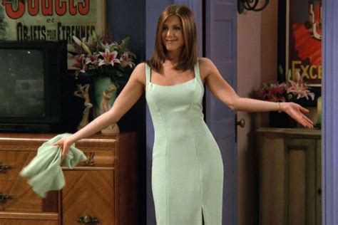 17 Rachel Green Outfits to Wear Today