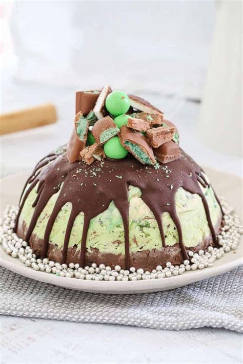 Peppermint Christmas Ice-Cream Cake - Bake Play Smile