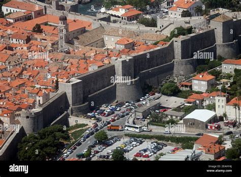 Dubrovnik old town city walls Stock Photo - Alamy