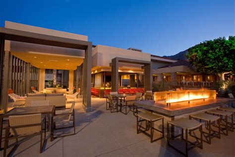 Hilton Palm Springs pool bar | Stay in Palm Springs | Pinterest