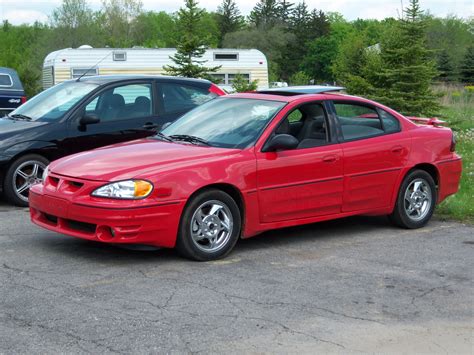 2004 Pontiac Grand AM SE sedan VIN Number Search - AutoDetective