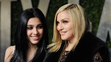 Madonna's Daughter, Lourdes Leon, Is Her Brunette Twin on the Runway at ...