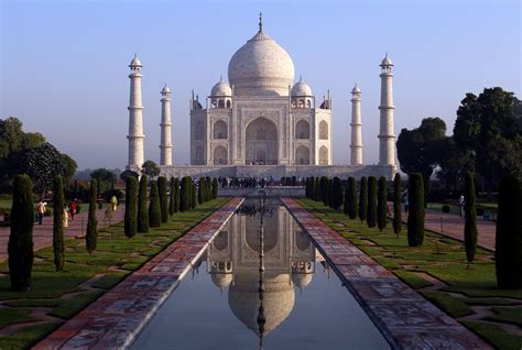 50 Iconic Buildings Around the World You Need to See Before You Die ...