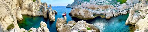 Book your boat trip online to visit the Marseille Calanques.