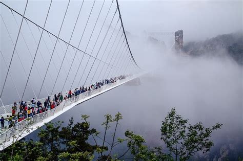 Zhangjiajie Glass Bridge Facts, Tour and Bungee Jumping