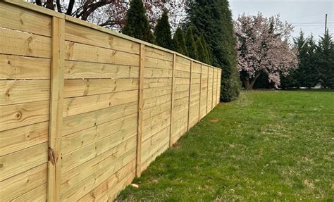 13 Stunning Horizontal Fence Ideas [2023 List]