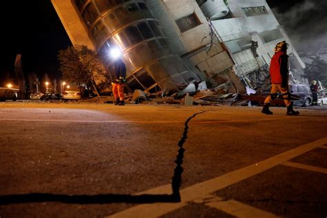 Earthquake strikes city of Hualien in Taiwan, buildings collapse | CBC News