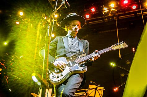 A Mighty Good Leader: Beck Live in Brooklyn | SPIN