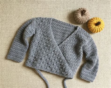 Beginner crochet baby cardigan - The Little Dot - mallooknits.com