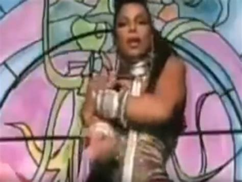 Janet Jackson Call on Me - Walyou