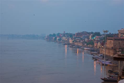 File:Ganges River in Varanasi 5.jpg - Wikimedia Commons