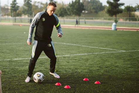 What are the best individual soccer drills to improve ball control ...