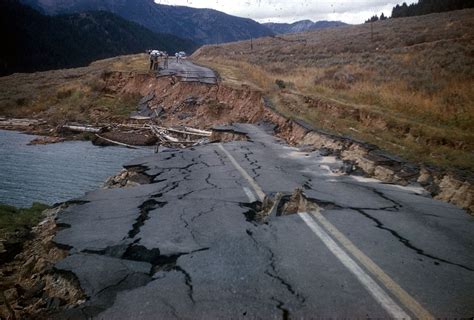 Pin by Under-A-Hack on TAKE NOTE | Earthquake hazards, Earthquake ...