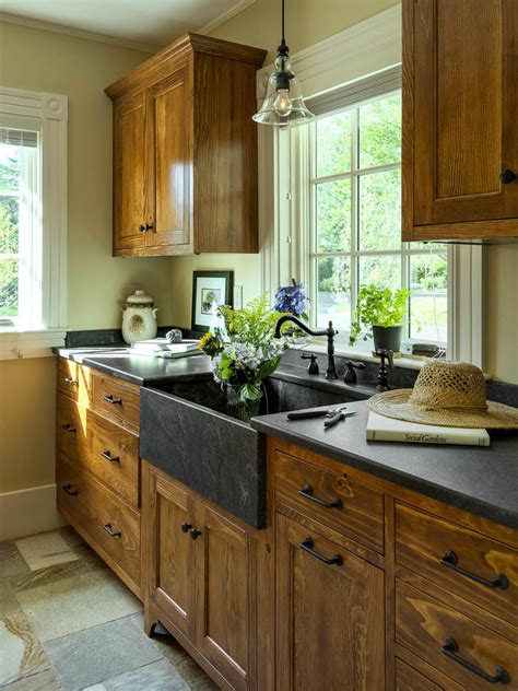 Country Kitchen Cabinets – Add Warmth and Rustic Feel to Your Kitchen ...