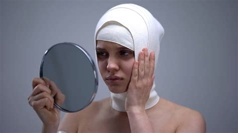 How Long to Wear a Head Wrap after a Facelift