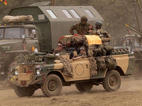 Military Vehicle Photos - Photo of SAS Land Rover | Land rover, Land ...