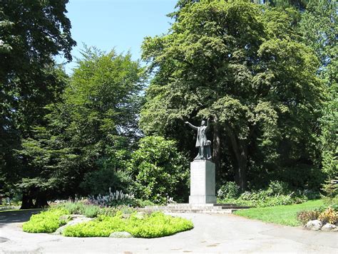 The Stanley Park Rose Garden in Vancouver, British Columbia - WanderWisdom